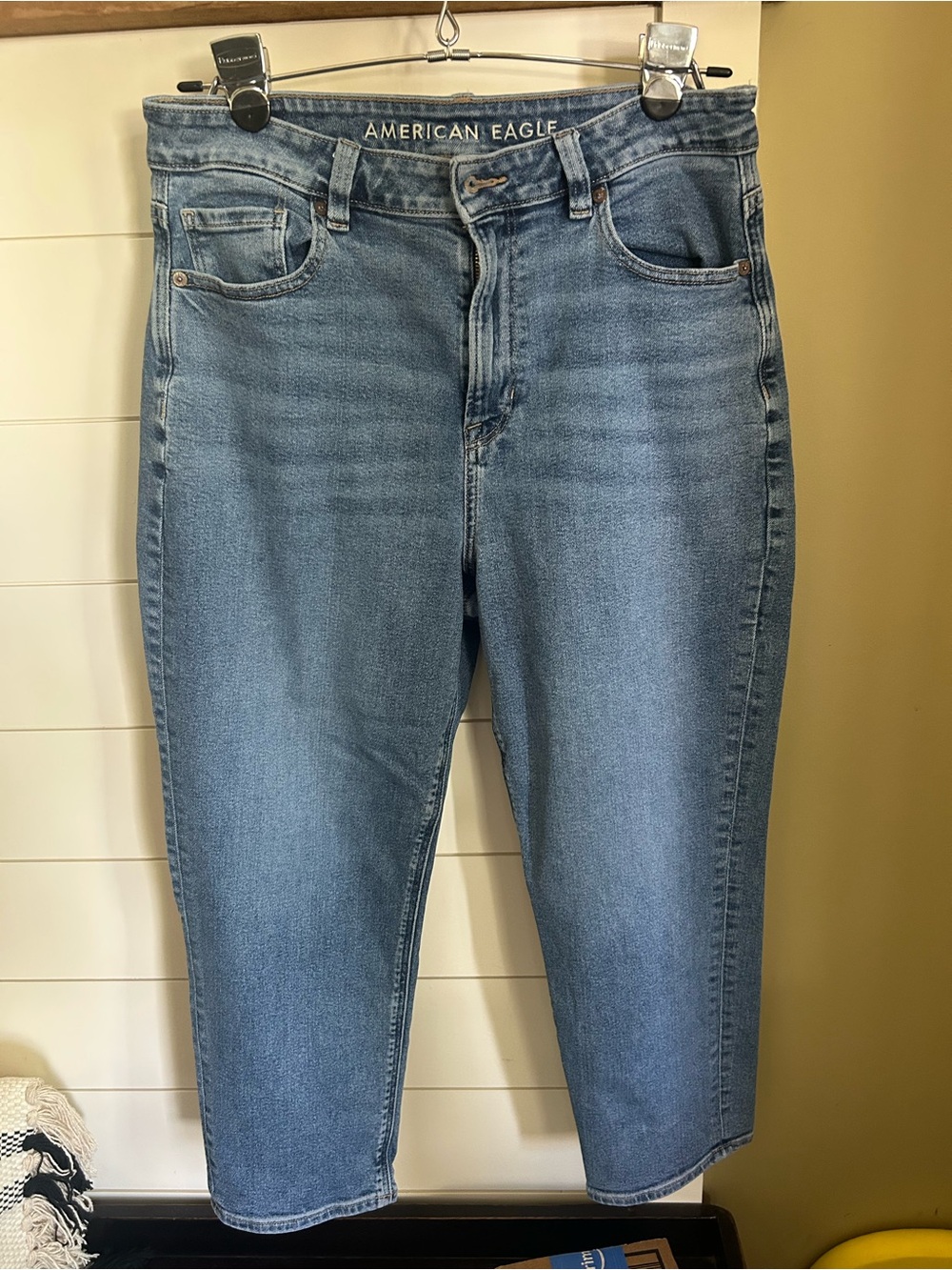 American Eagle Outfitters Women’s Light Blue High-Rise Mom Jeans